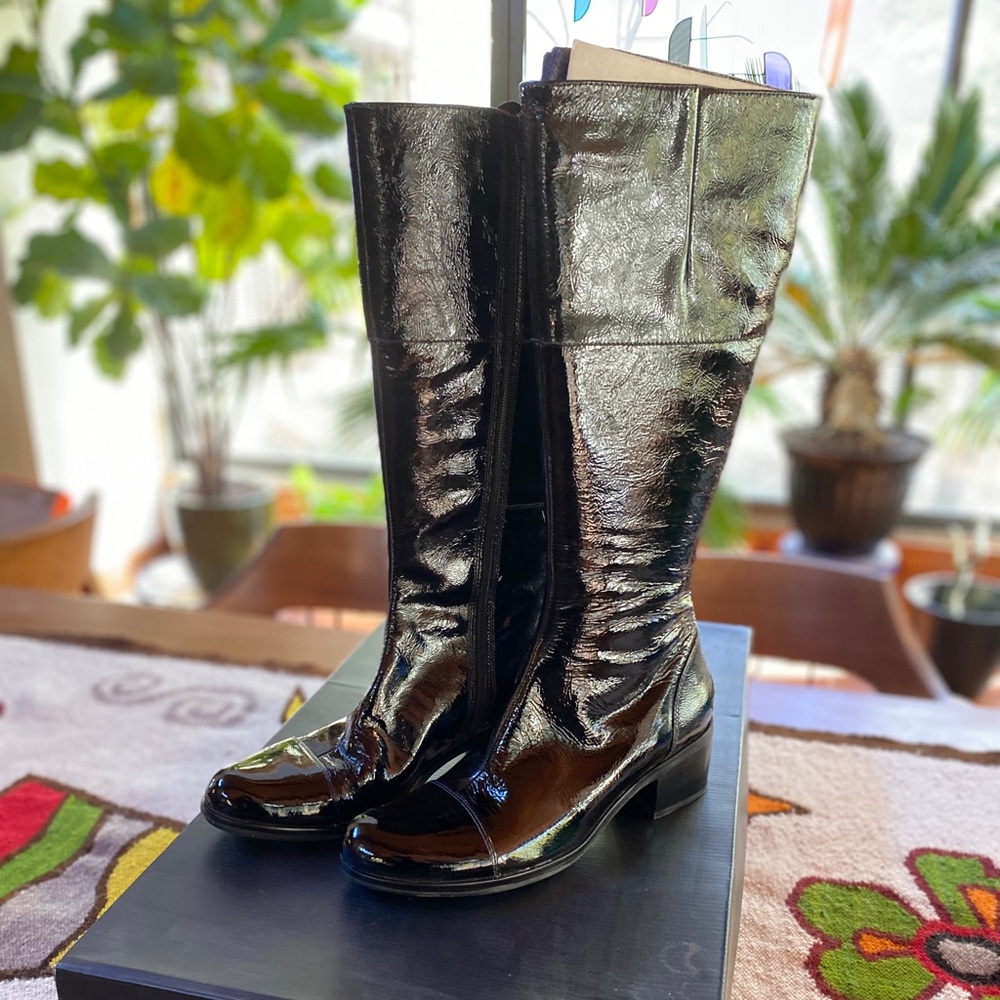 Black Ecco women’s knee high boots